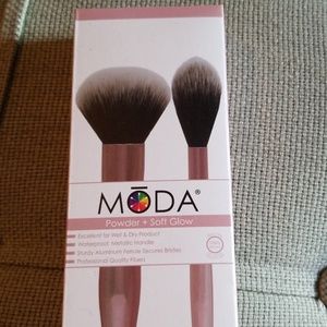 Makeup brushes